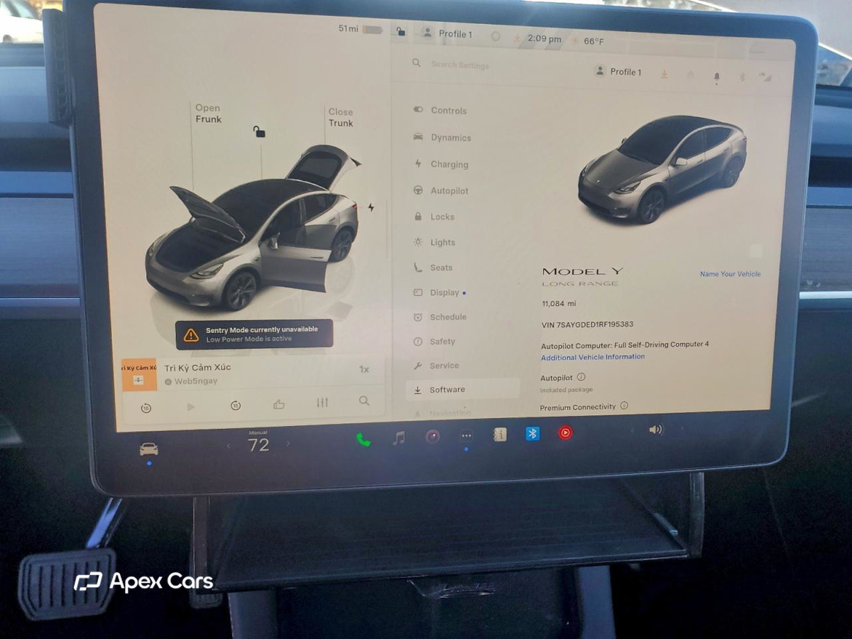 Tesla Model Y 2024