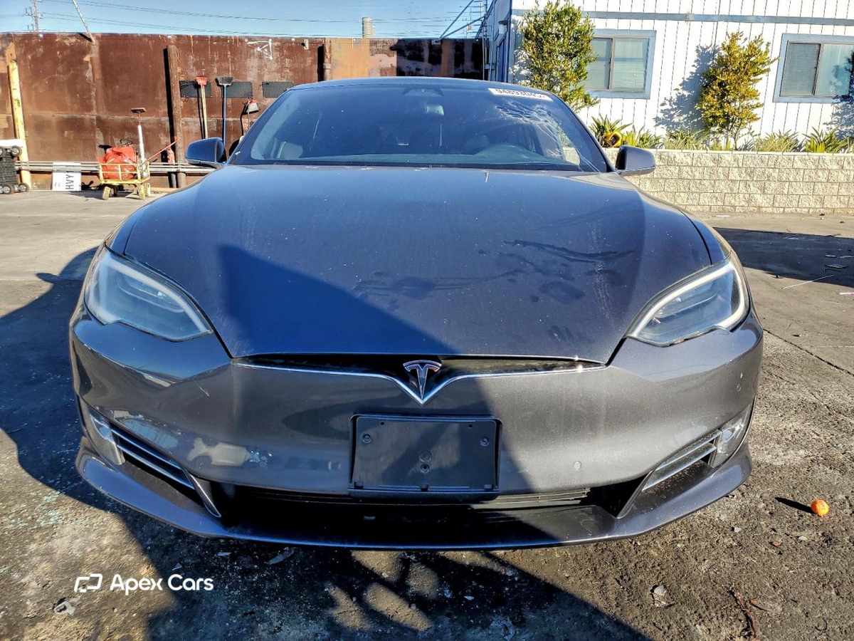 Tesla Model S 2018