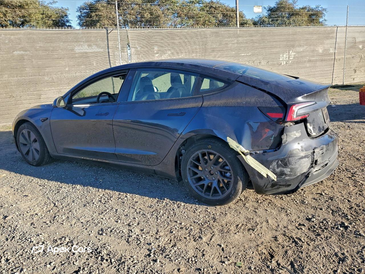Tesla Model 3 2024