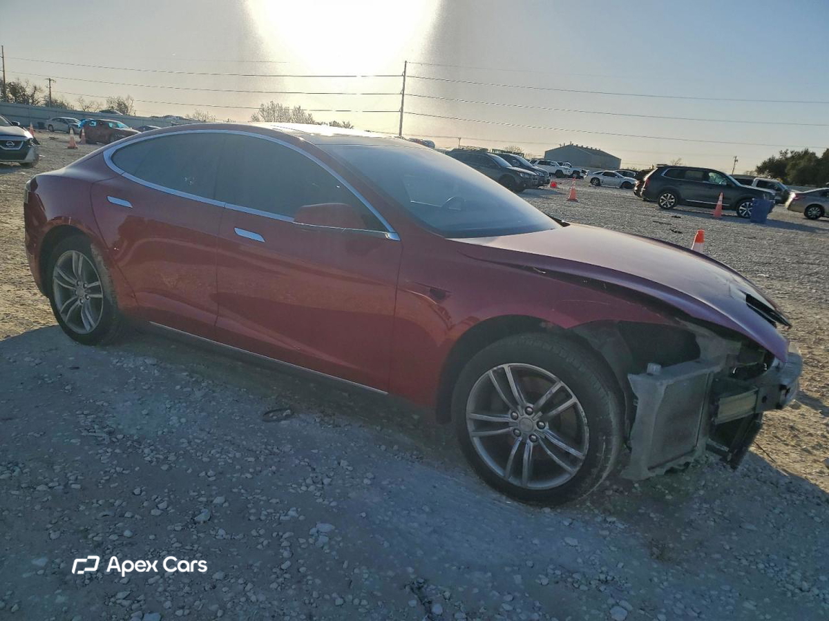 Tesla Model S 2015