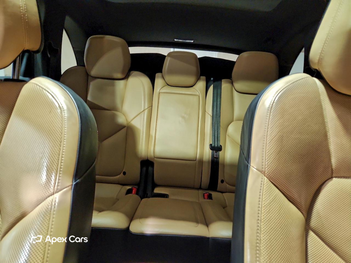Porsche Cayenne 2016