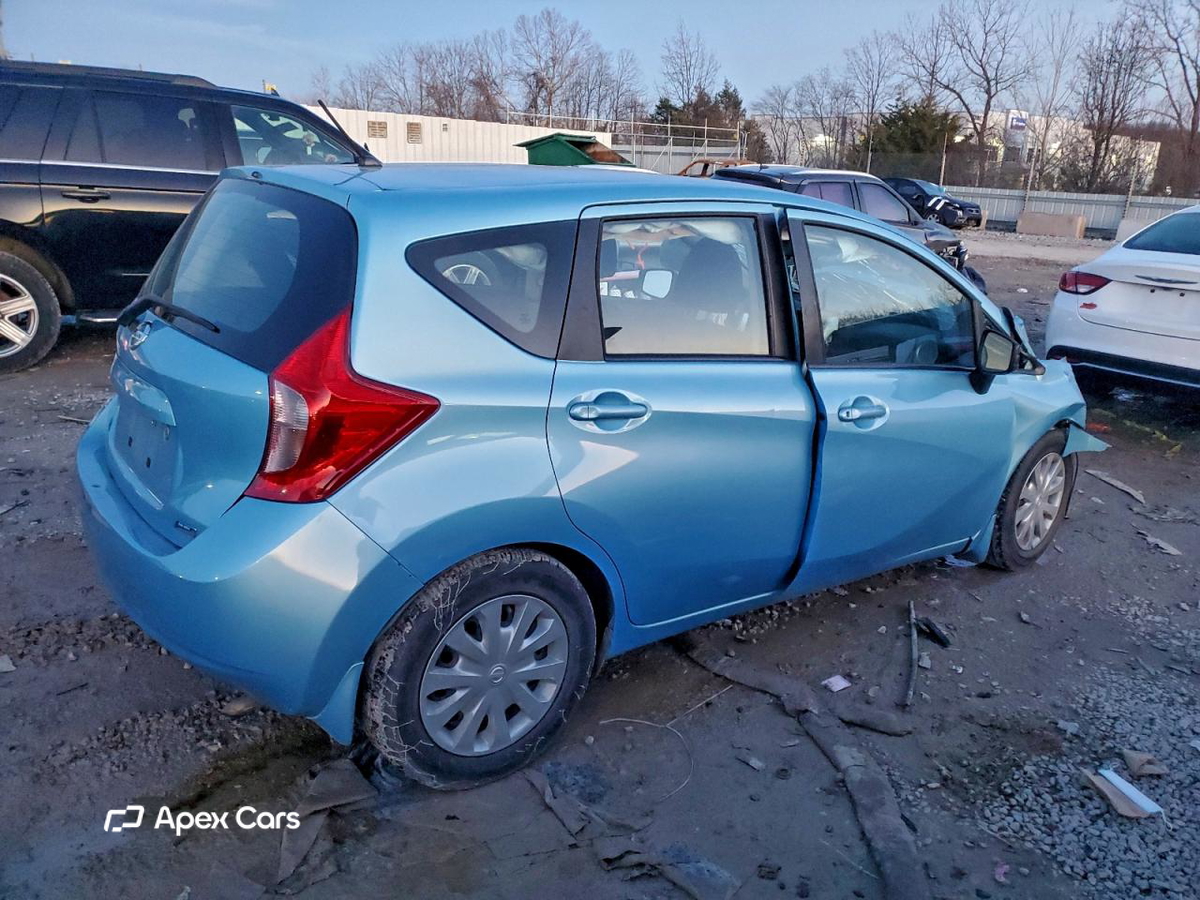 Nissan Versa 2015