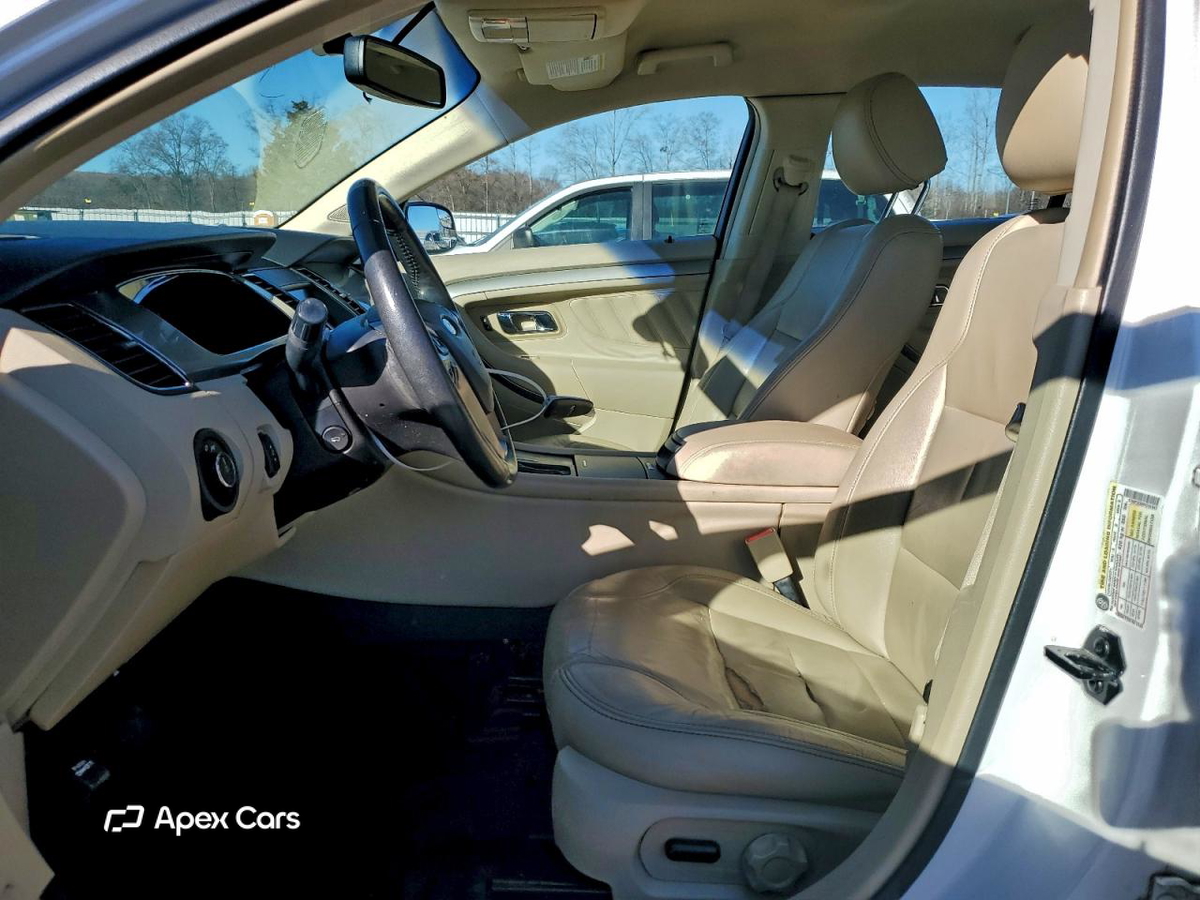 Ford Taurus 2015