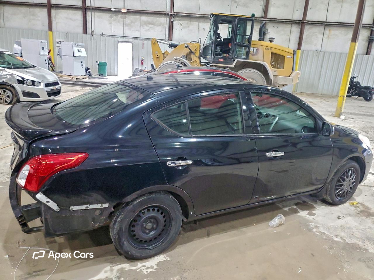 Nissan Versa 2014