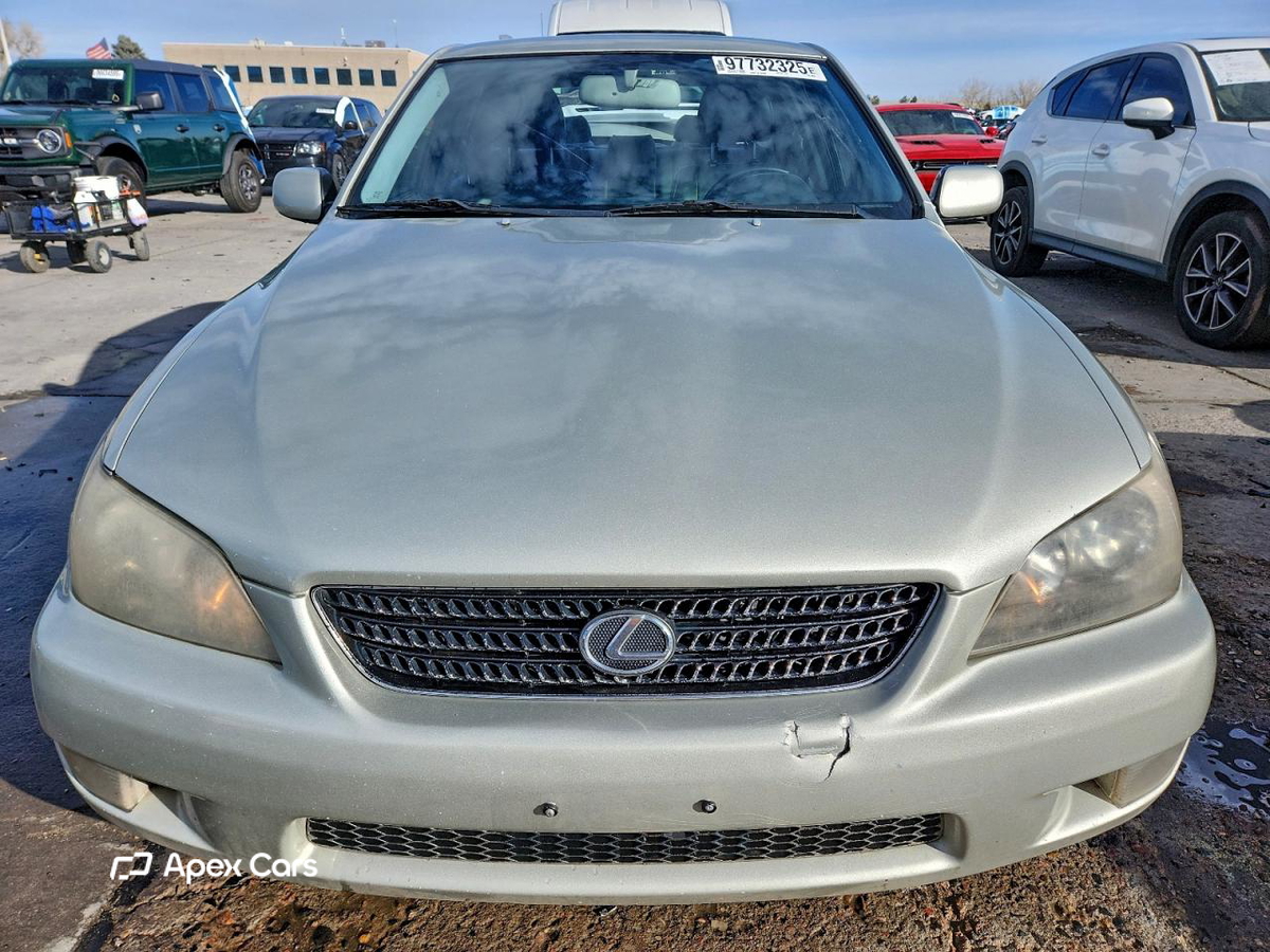 Lexus IS 2005