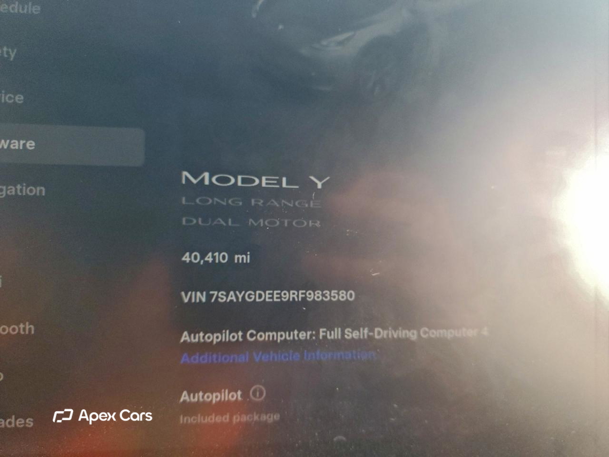 Tesla Model Y 2024