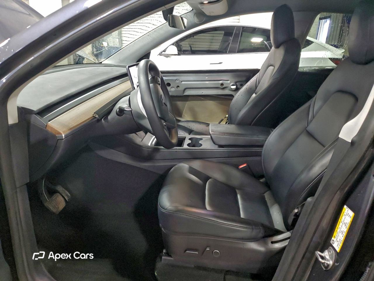Tesla Model Y 2021