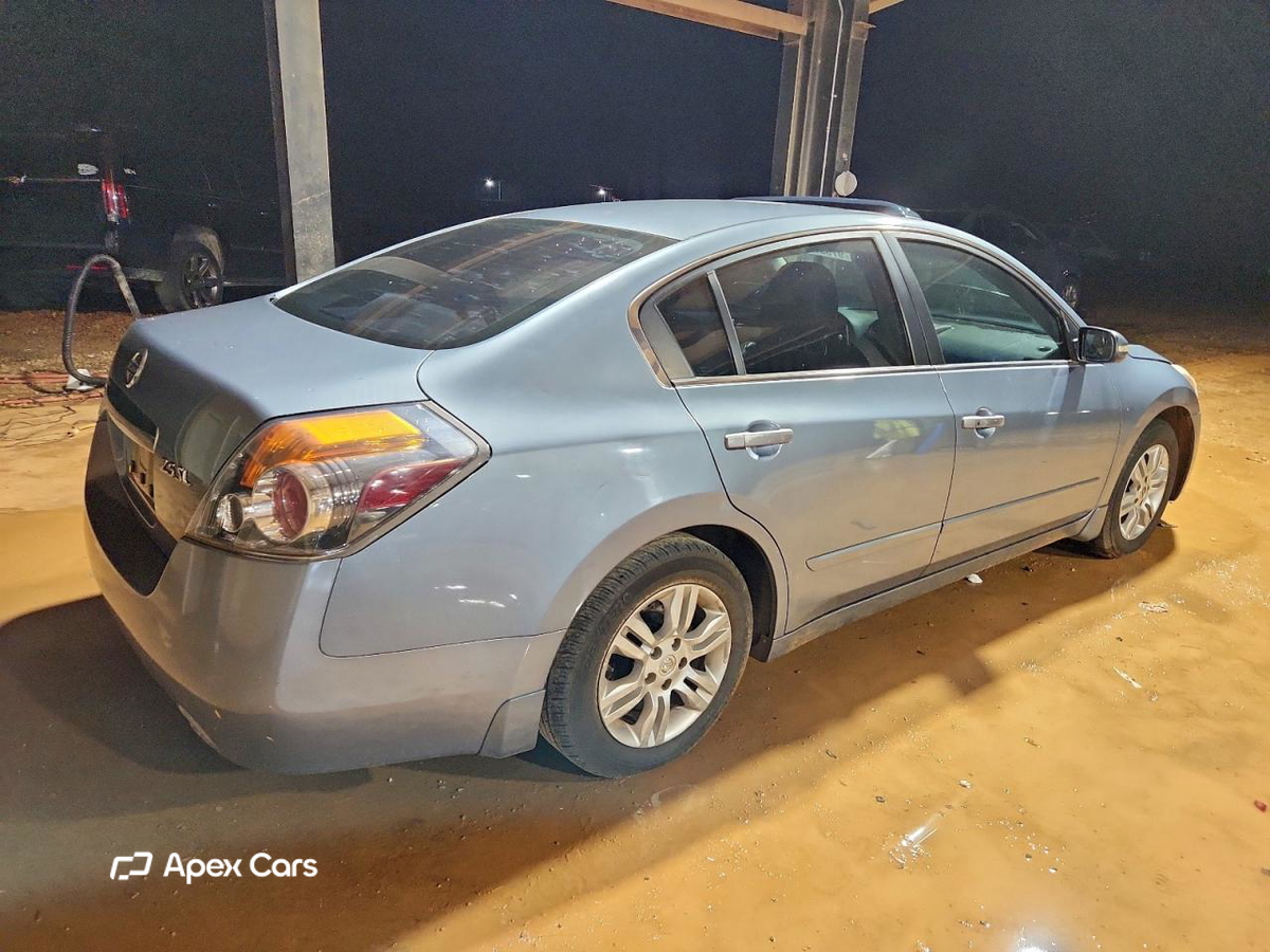 Nissan Altima 2012