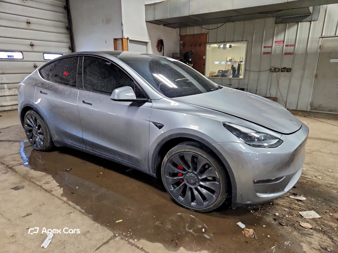 Tesla Model Y 2024