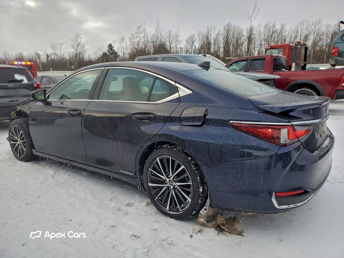 Lexus ES 2022