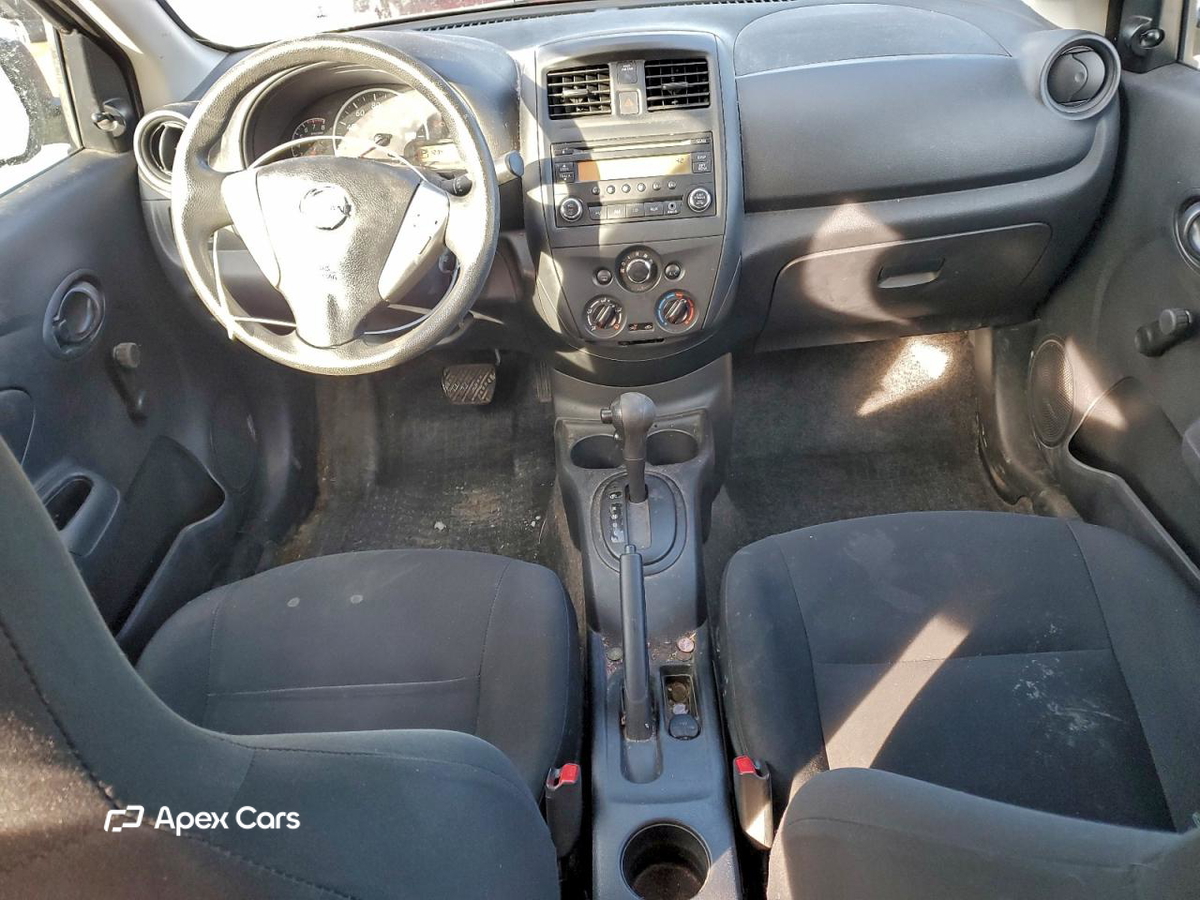 Nissan Versa 2015