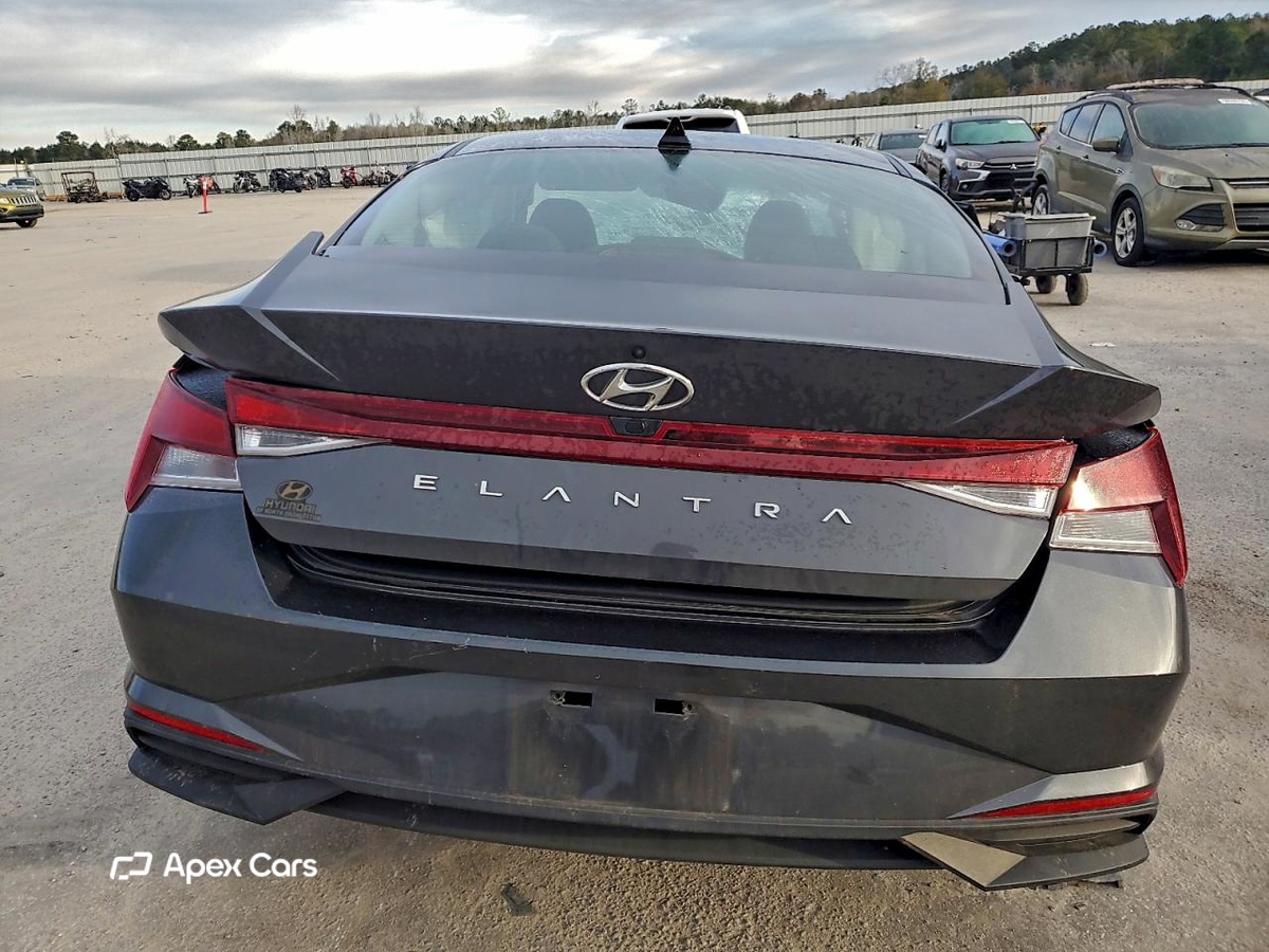 Hyundai Elantra 2021