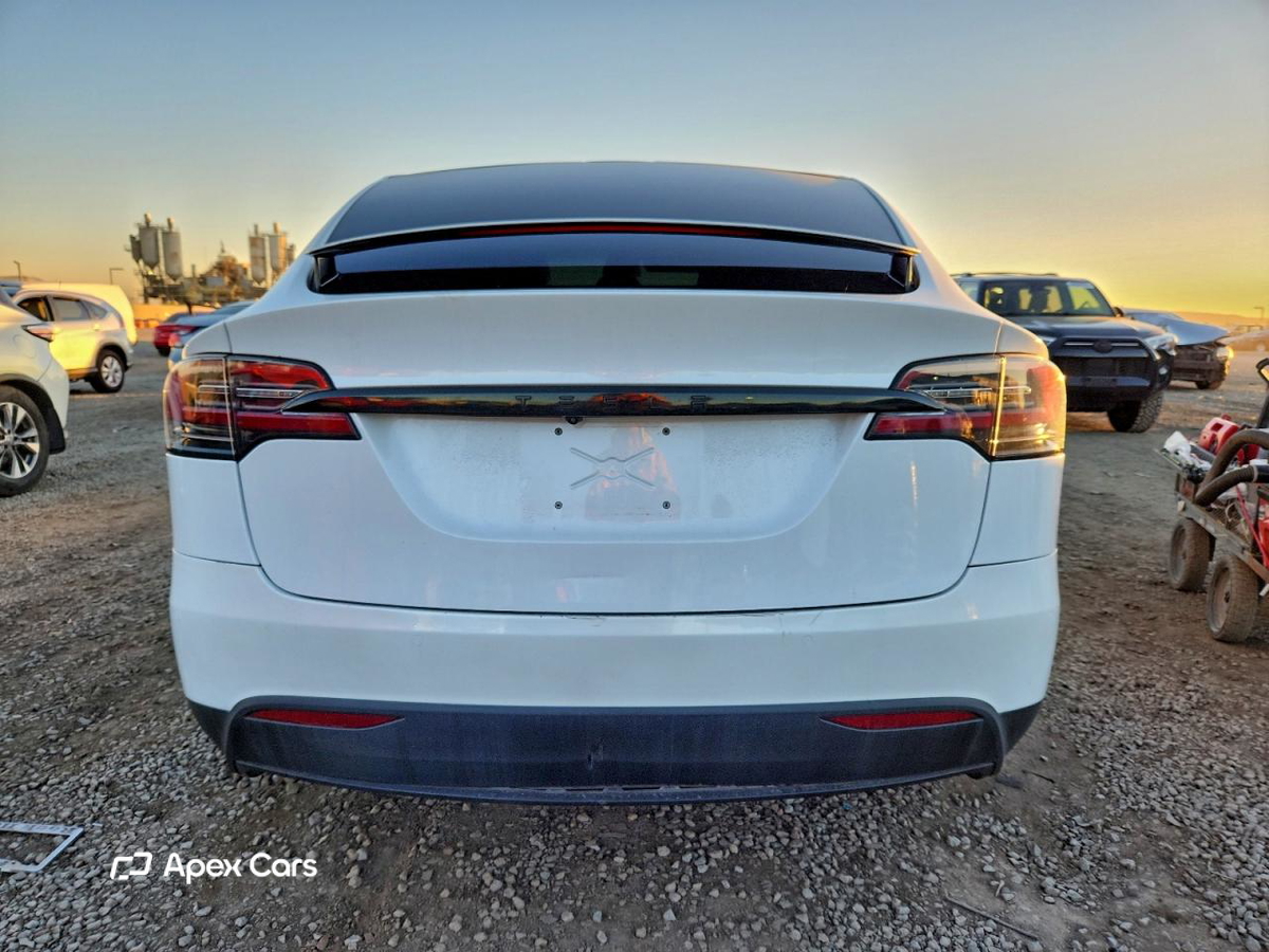 Tesla Model X 2020