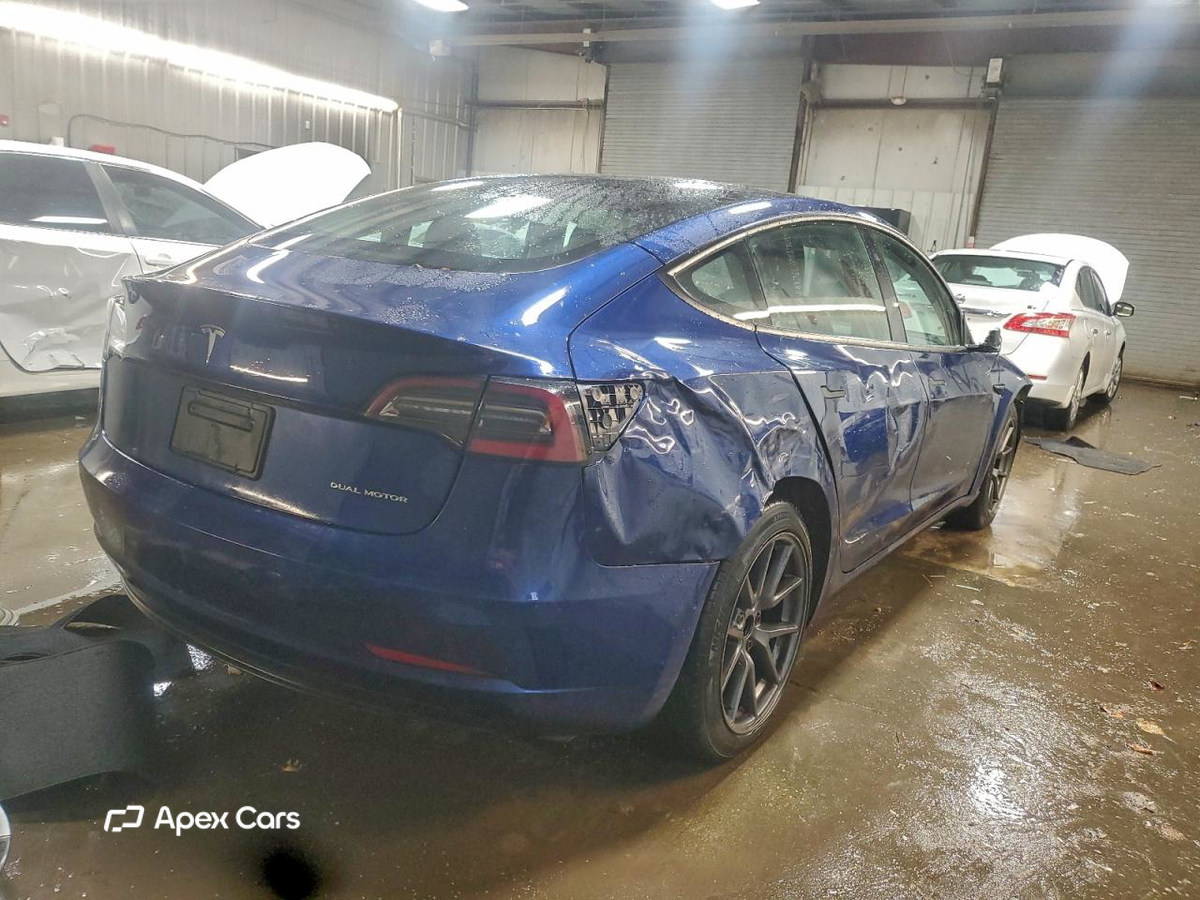 Tesla Model 3 2022