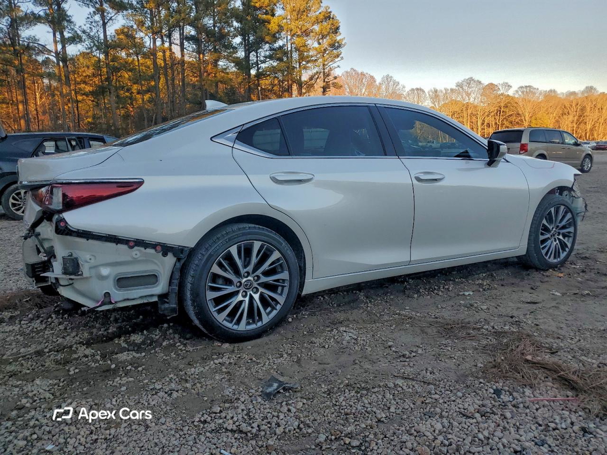 Lexus ES 2020
