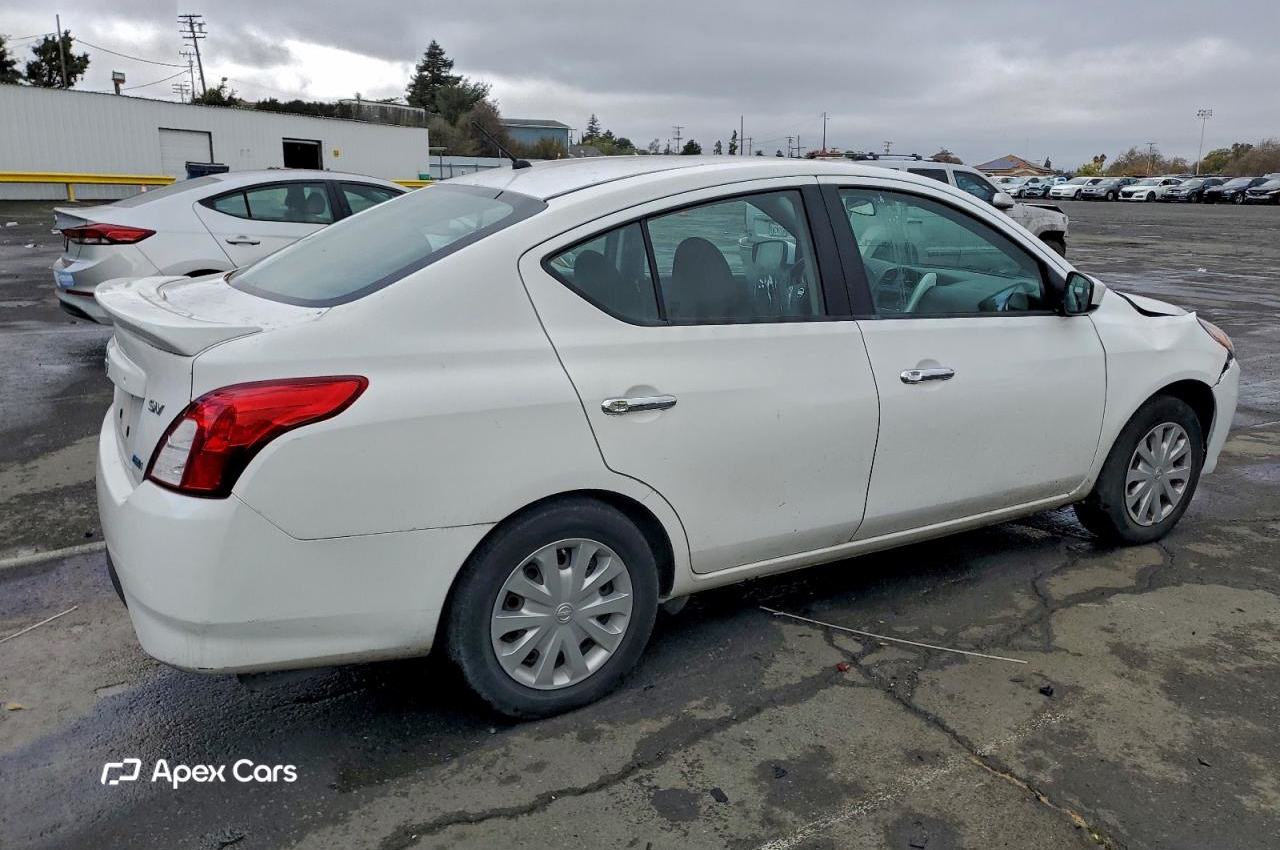 Nissan Versa 2016
