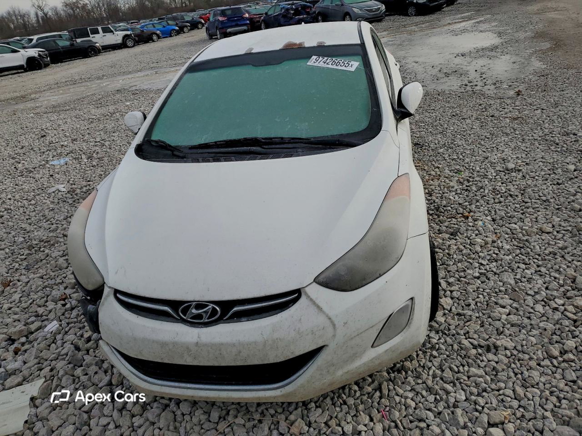 Hyundai Elantra 2013