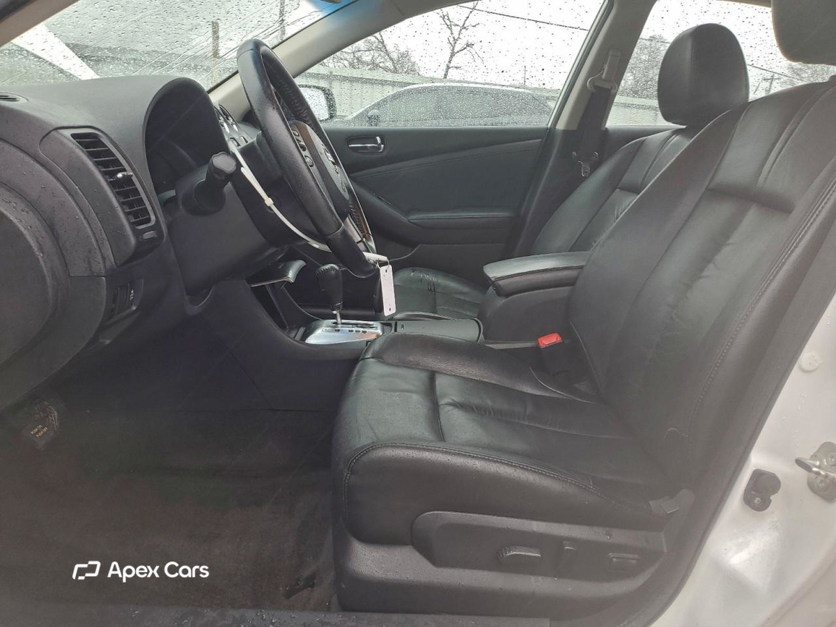 Nissan Altima 2011