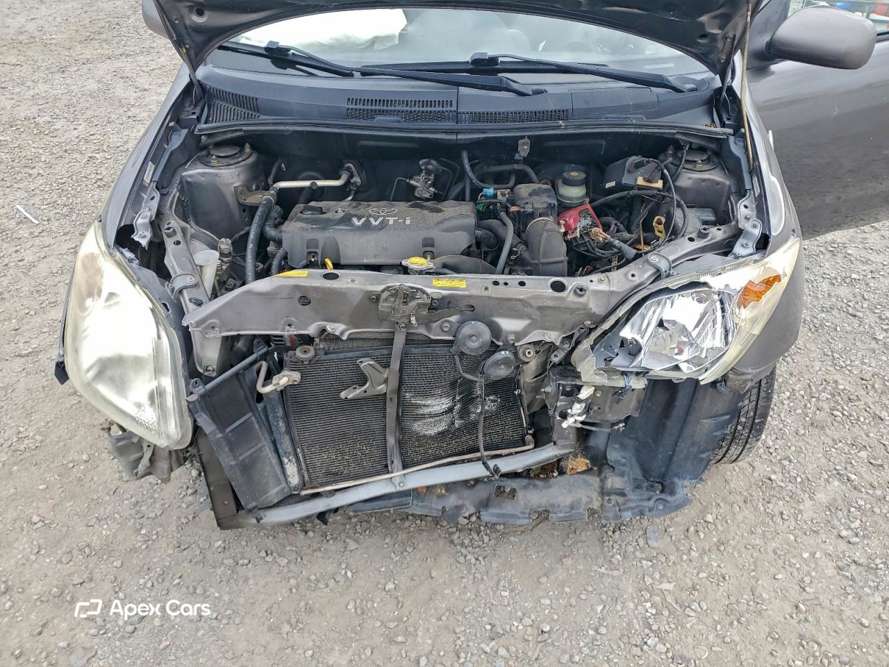 Toyota  2004