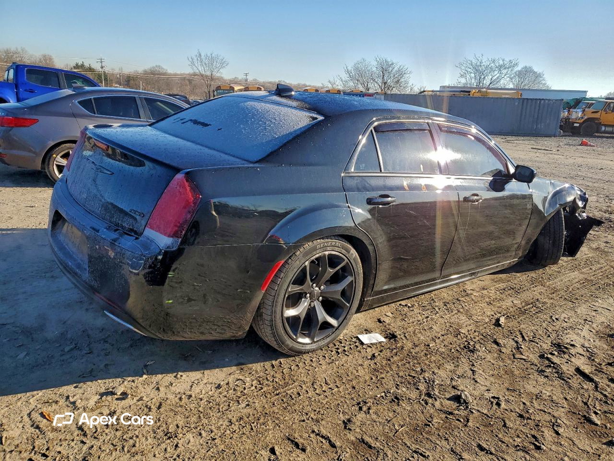 Chrysler 300 2021