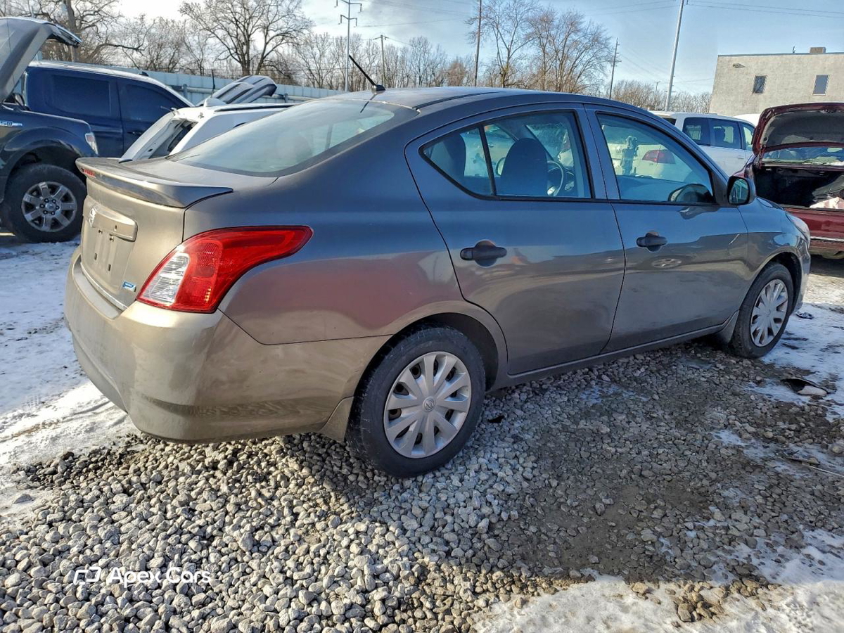 Nissan Versa 2015