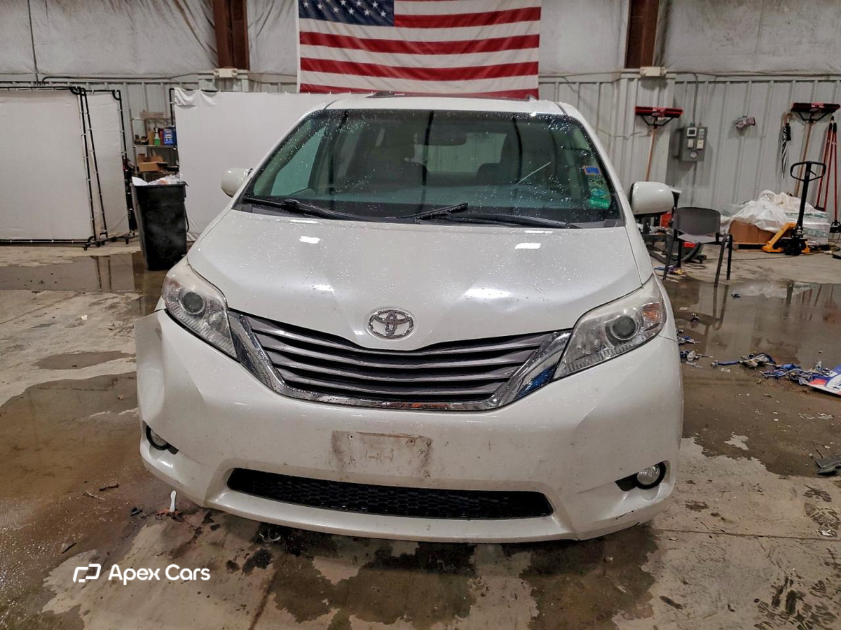 Toyota Sienna 2016