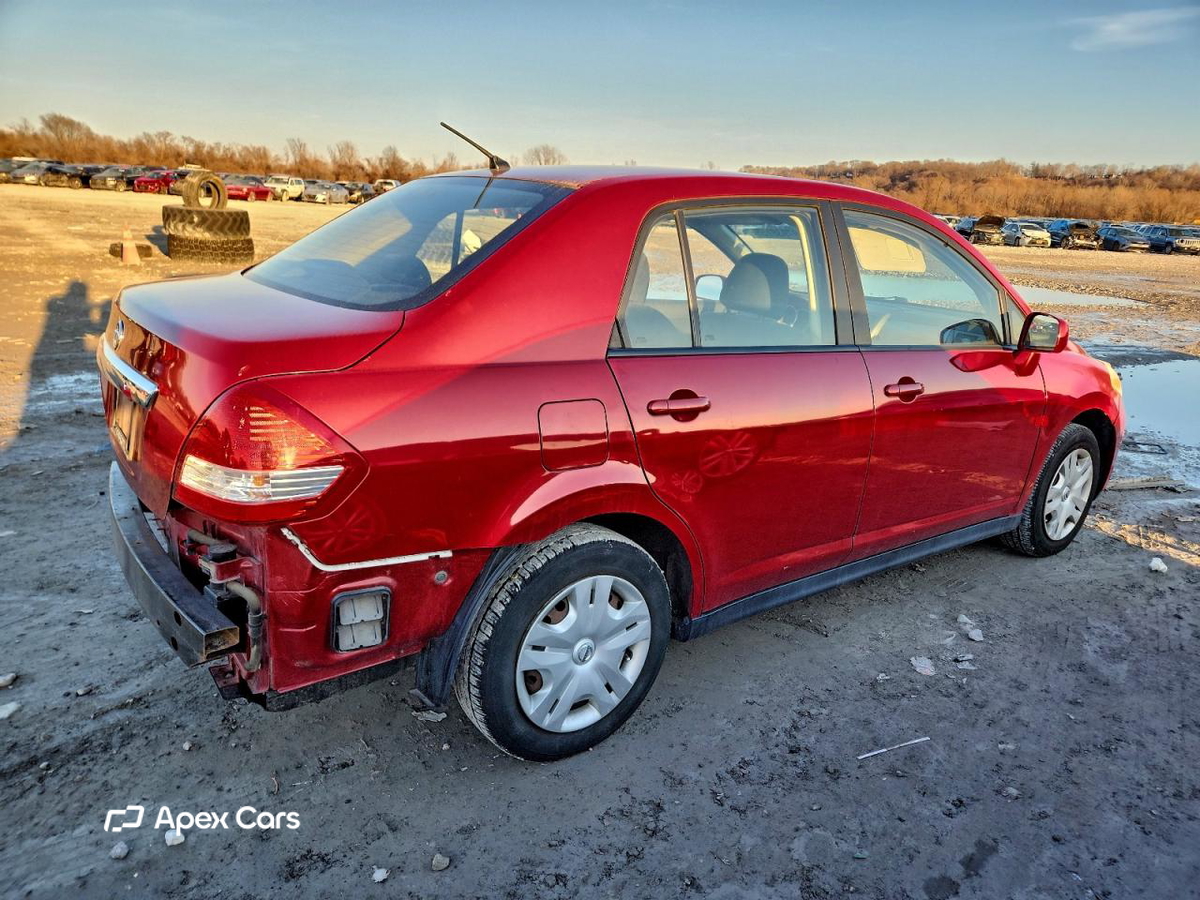 Nissan Versa 2011