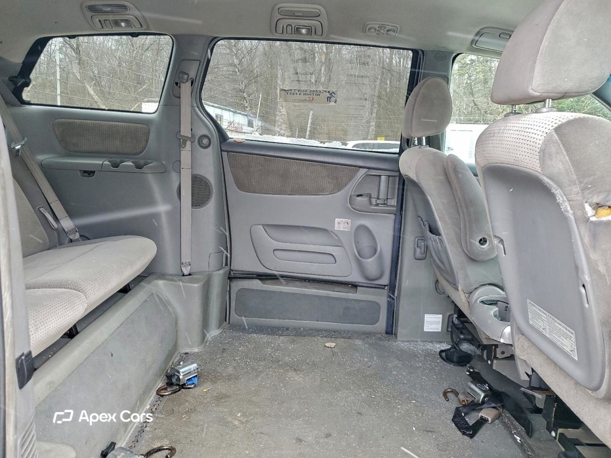Toyota Sienna 2010