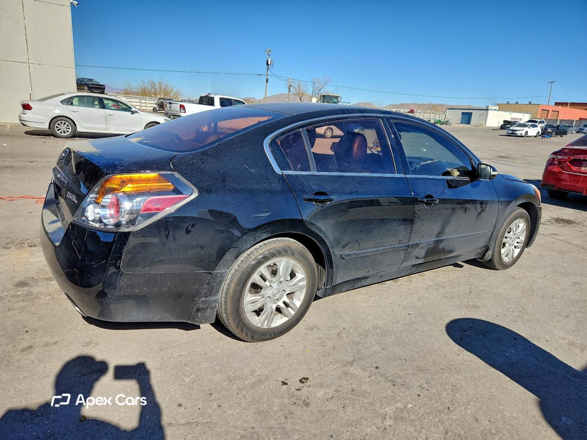 Nissan Altima 2010