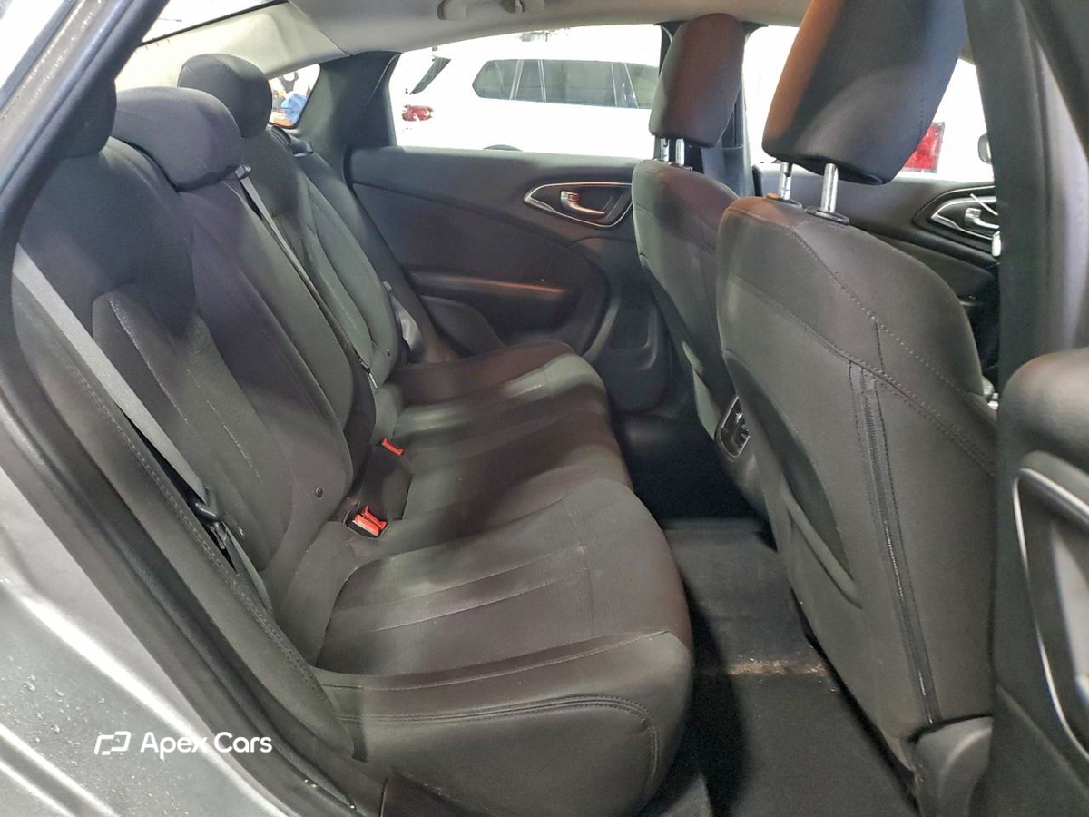Chrysler 200 2015