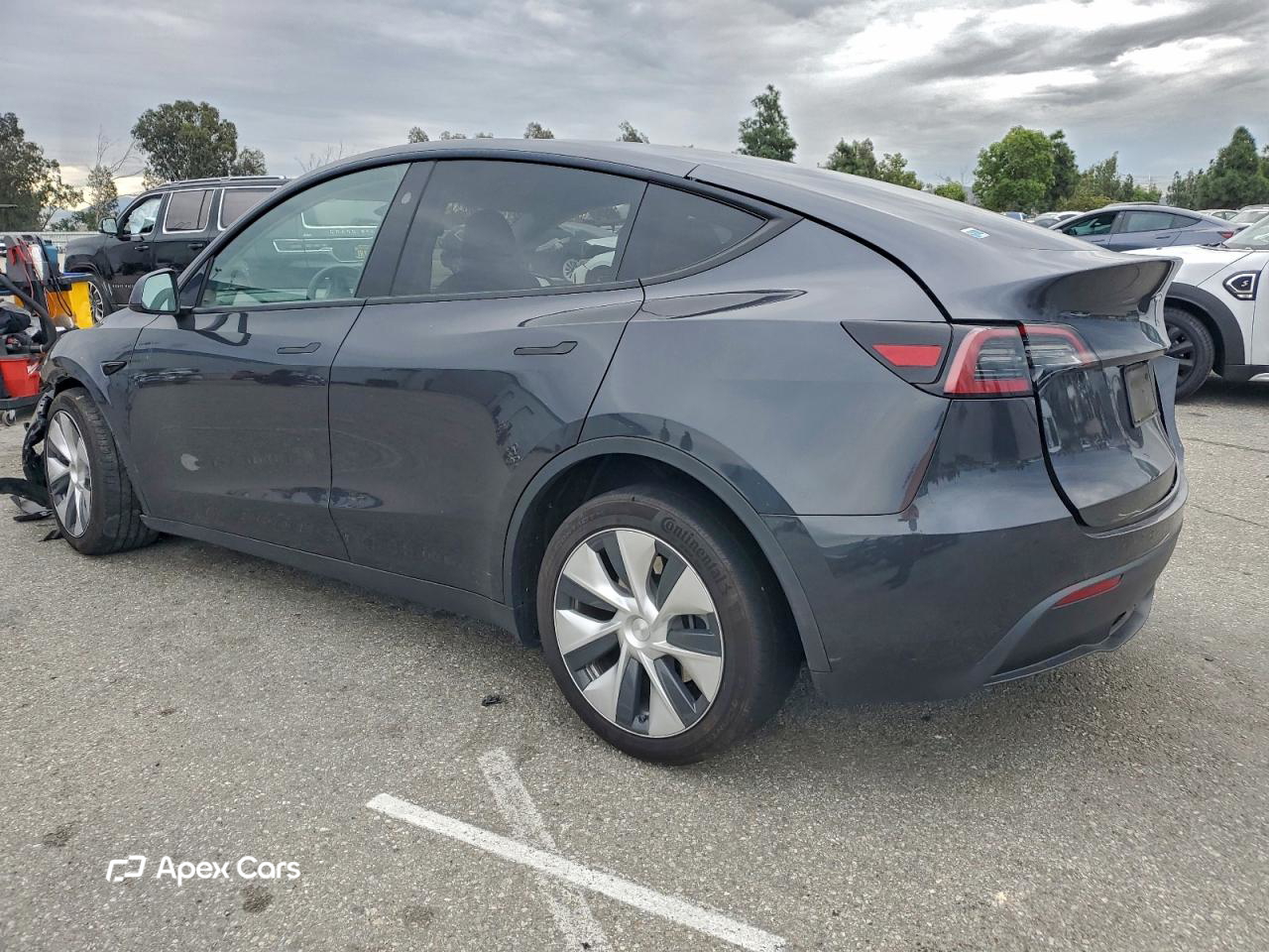 Tesla Model Y 2024