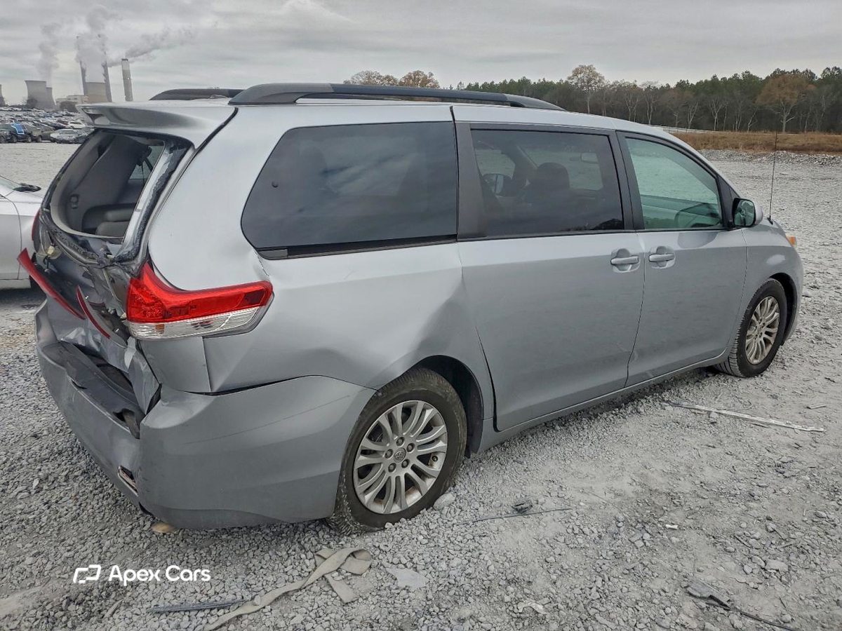 Toyota Sienna 2014