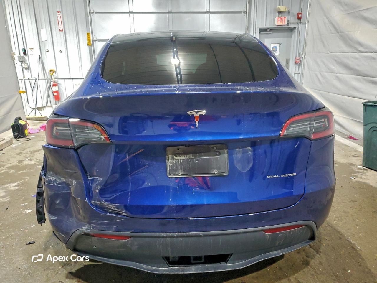 Tesla Model Y 2025