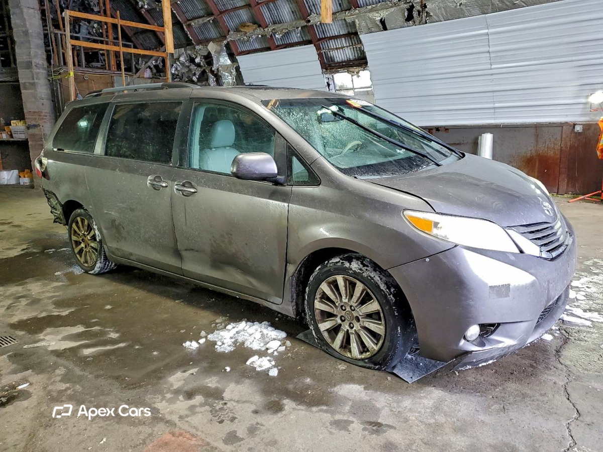Toyota Sienna 2011
