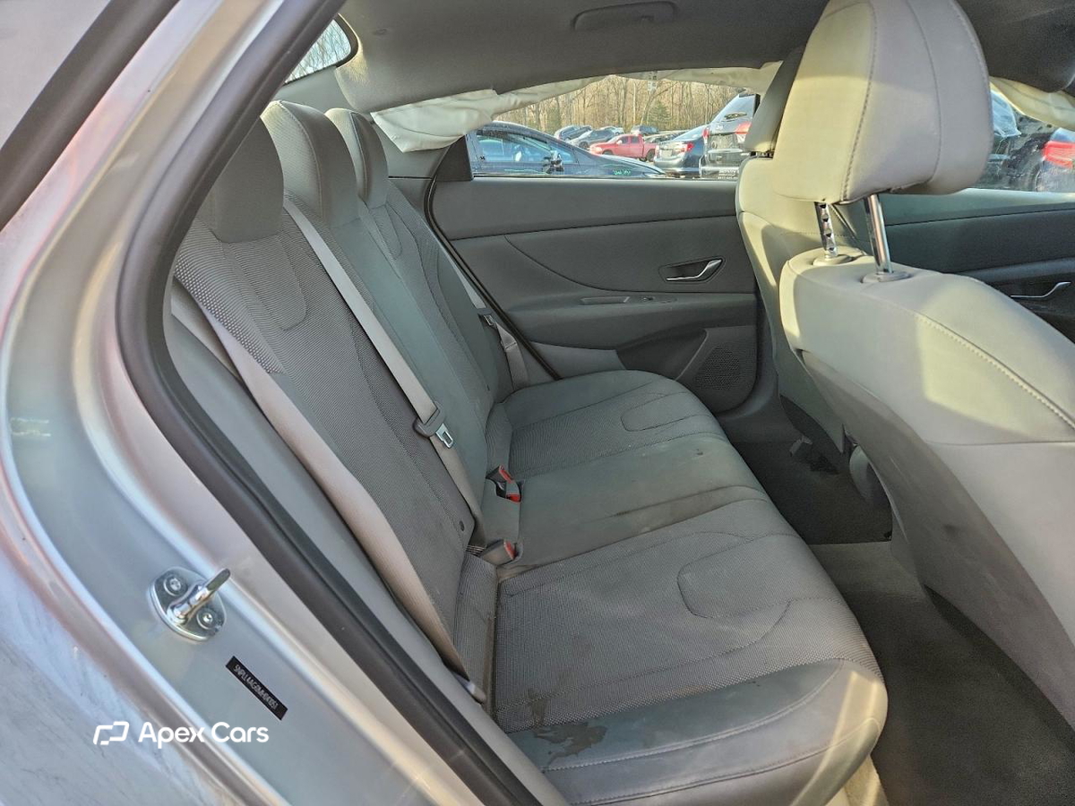 Hyundai Elantra 2021
