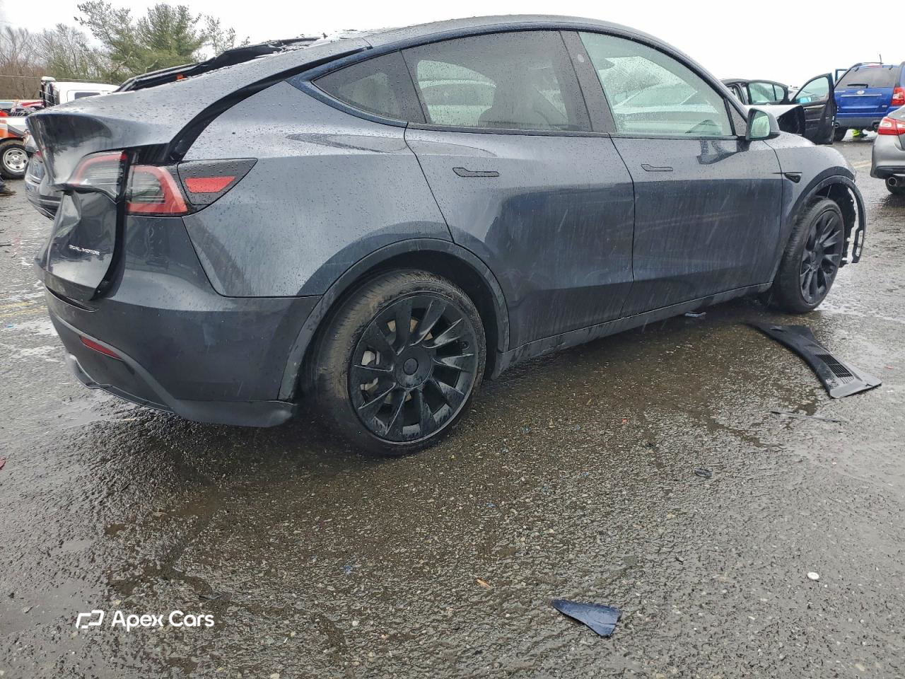 Tesla Model Y 2024