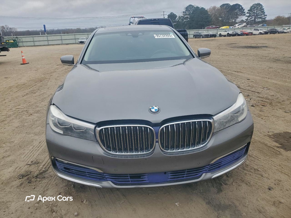 BMW Series 7 2016