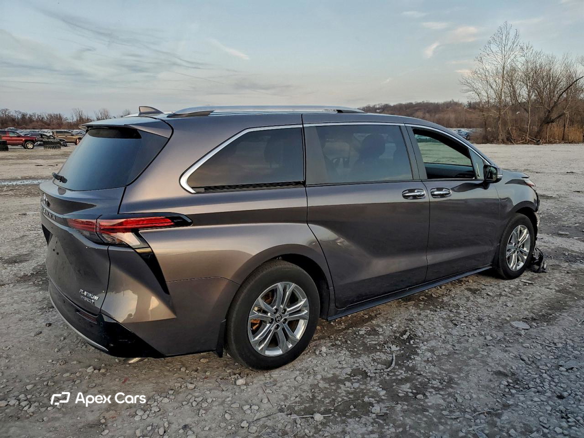 Toyota Sienna 2023