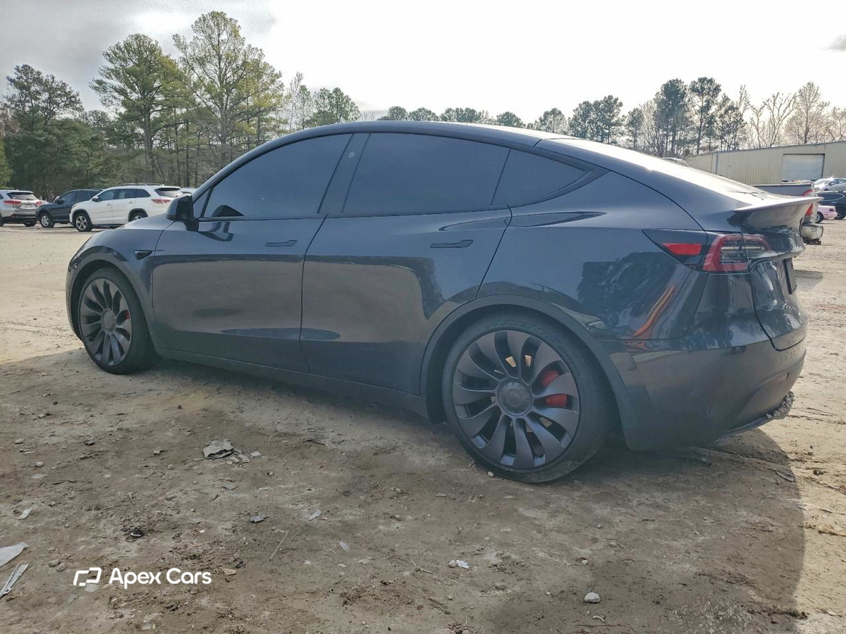 Tesla Model Y 2024