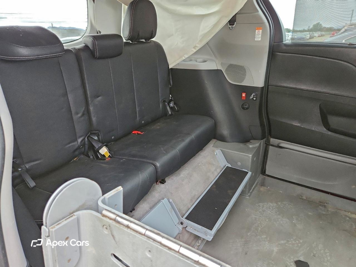 Toyota Sienna 2015