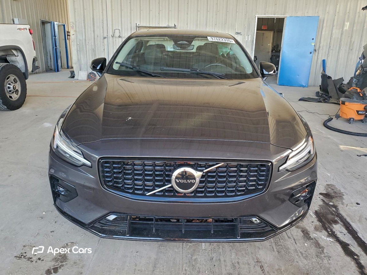 Volvo S60 2024