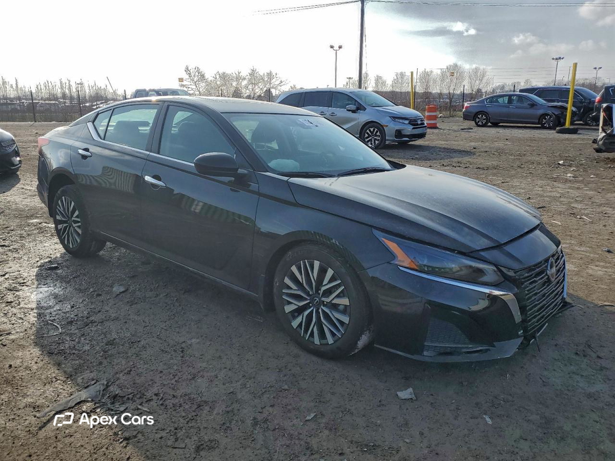 Nissan Altima 2024