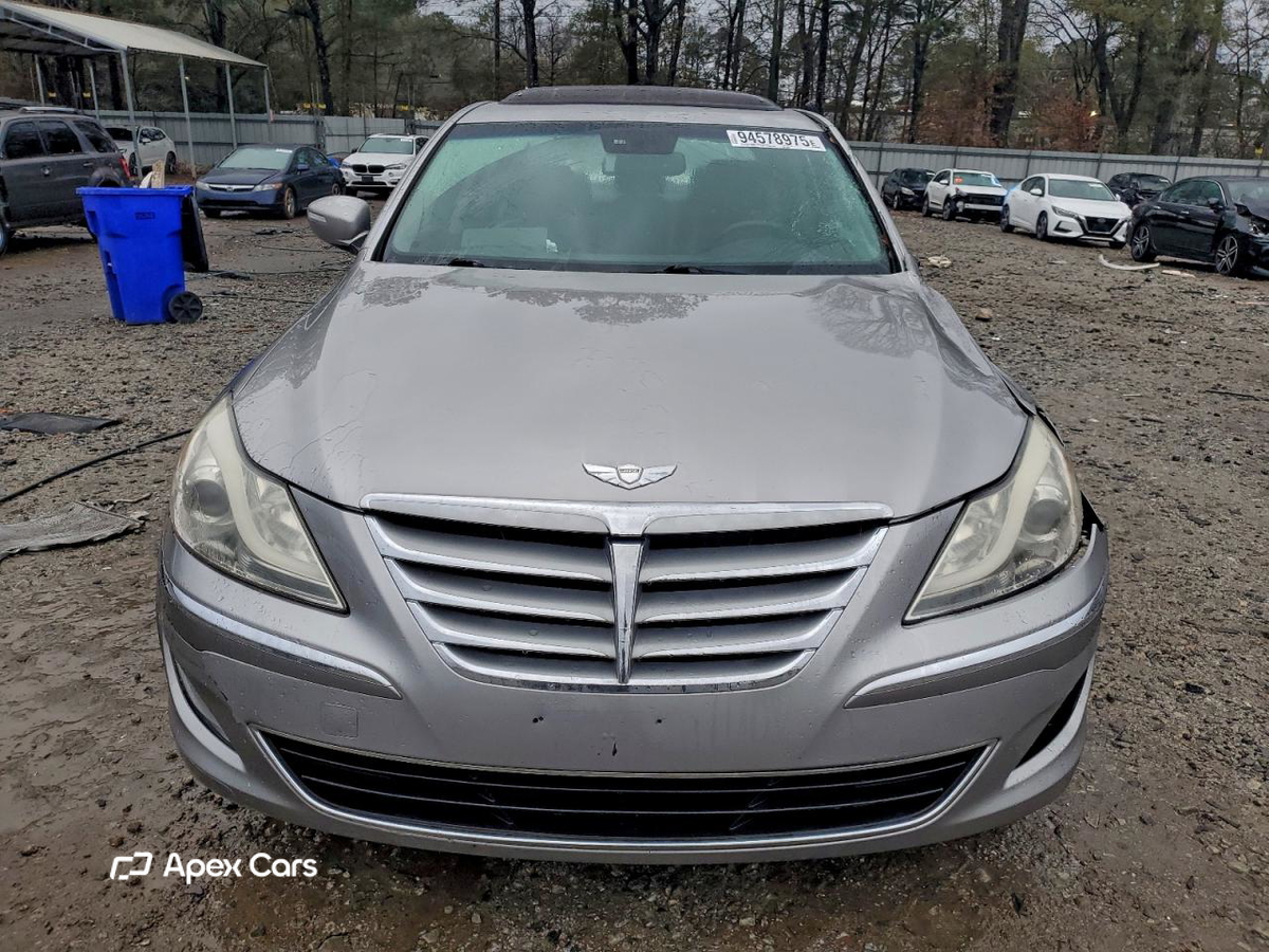 Hyundai Genesis 2012