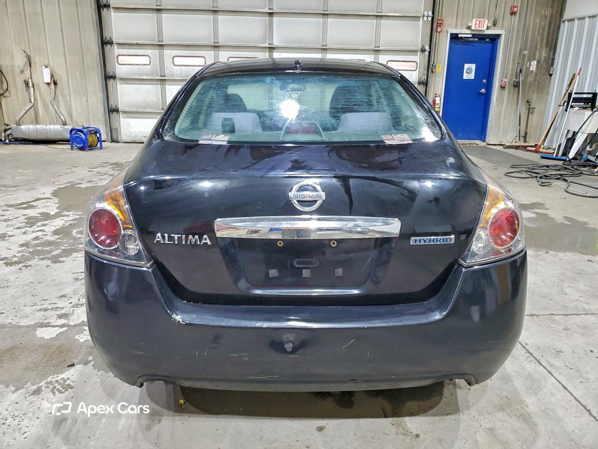 Nissan Altima 2010