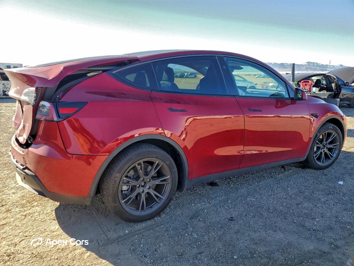 Tesla Model Y 2024