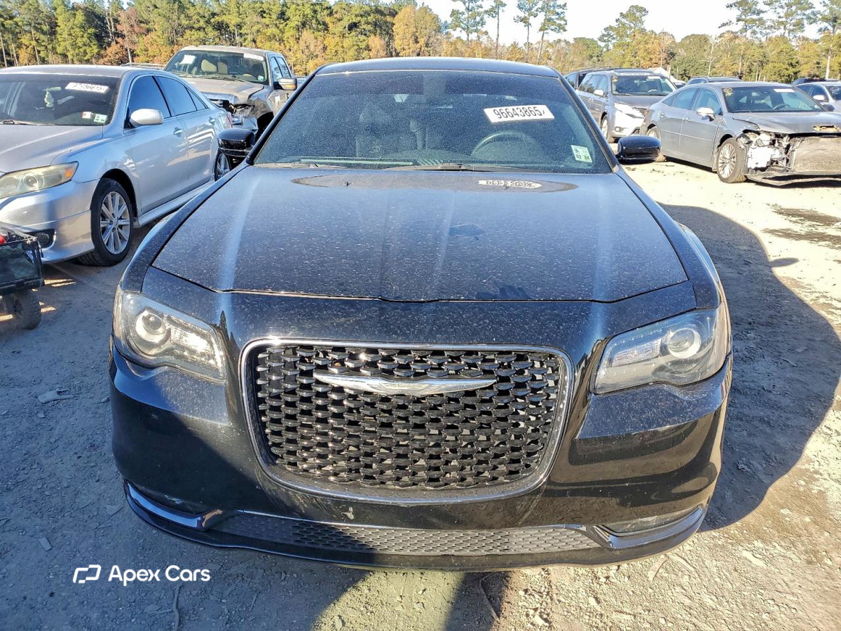 Chrysler 300 2019