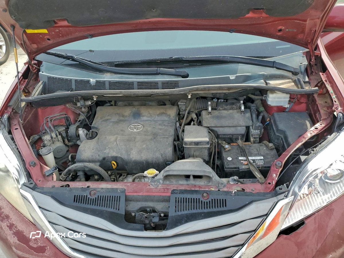Toyota Sienna 2012