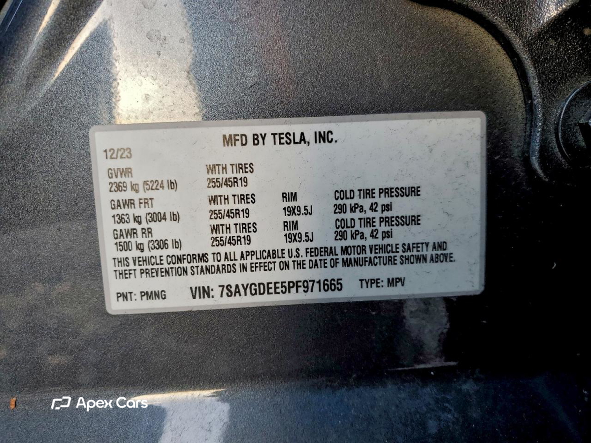 Tesla Model Y 2023