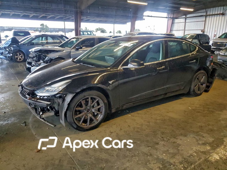 Tesla Model 3 2018 - Image 1 of 13