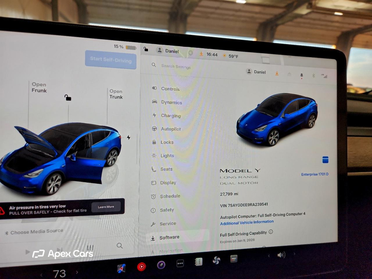 Tesla Model Y 2024